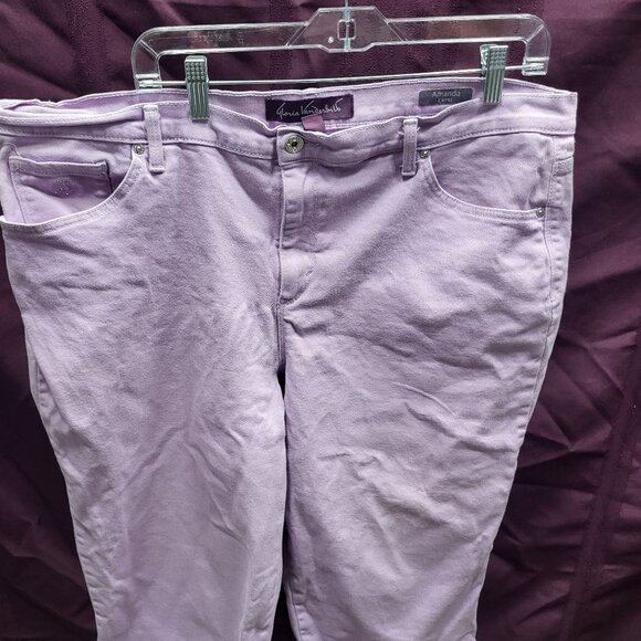 Lavender Capri shorts - Picture 1 of 10